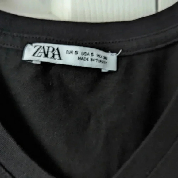 Zara Men's V-neck Shirt - Picture 2 of 2